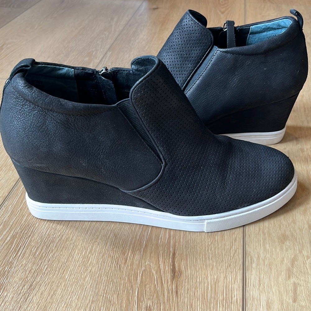 Caslon Black Leather Wedge Sneaker